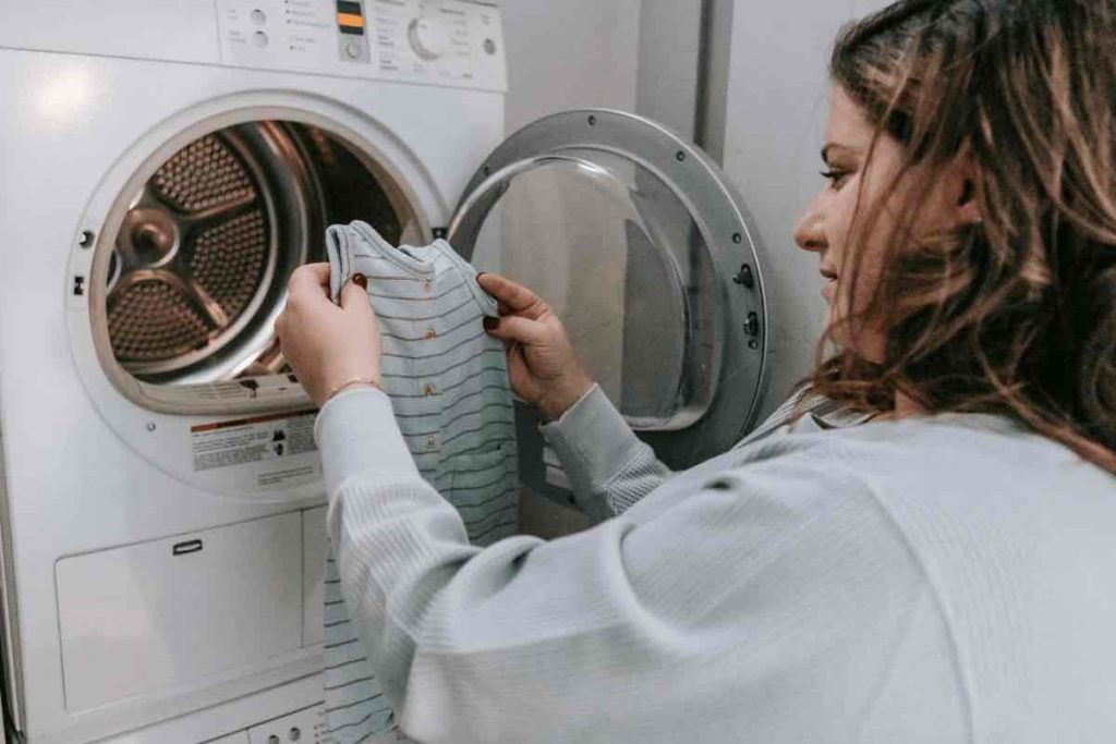 Questi 5 oggetti non vanno lavati in lavatrice: ecco quali sono