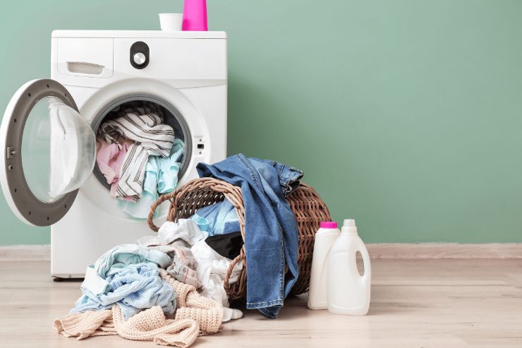 Questi 5 oggetti non vanno lavati in lavatrice: ecco quali sono