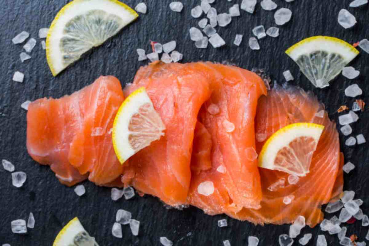 Allerta alimentare sul salmone affumicato