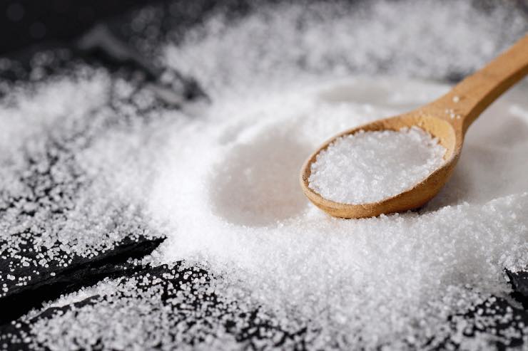 Ecco come riciclare le bottiglie in plastica per eliminare l'umidità in casa