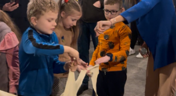 Claudia Conte e i pizzaioli acrobatici insieme per i bambini ucraini: il cuore de “L’Italia più buona”